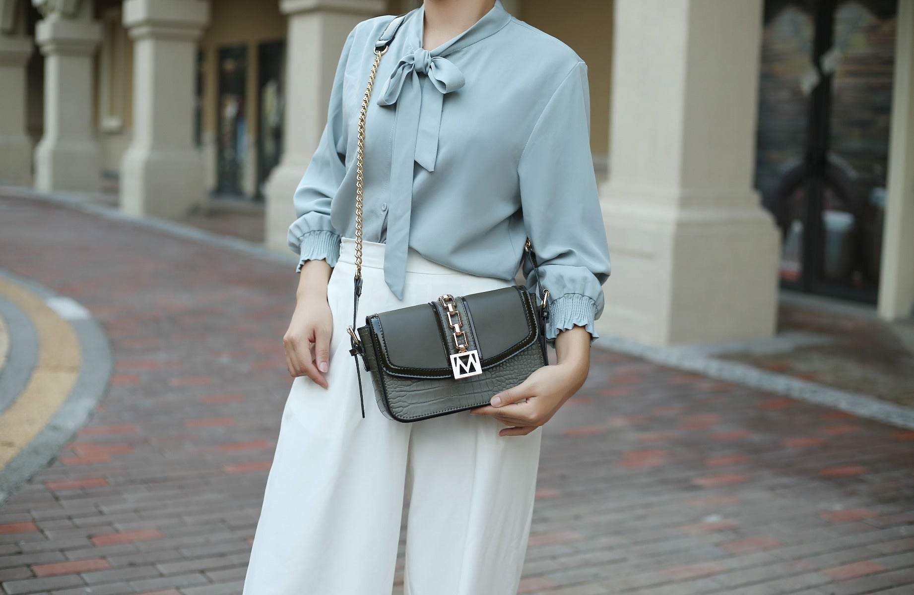 Mendalyn Shoulder Handbag